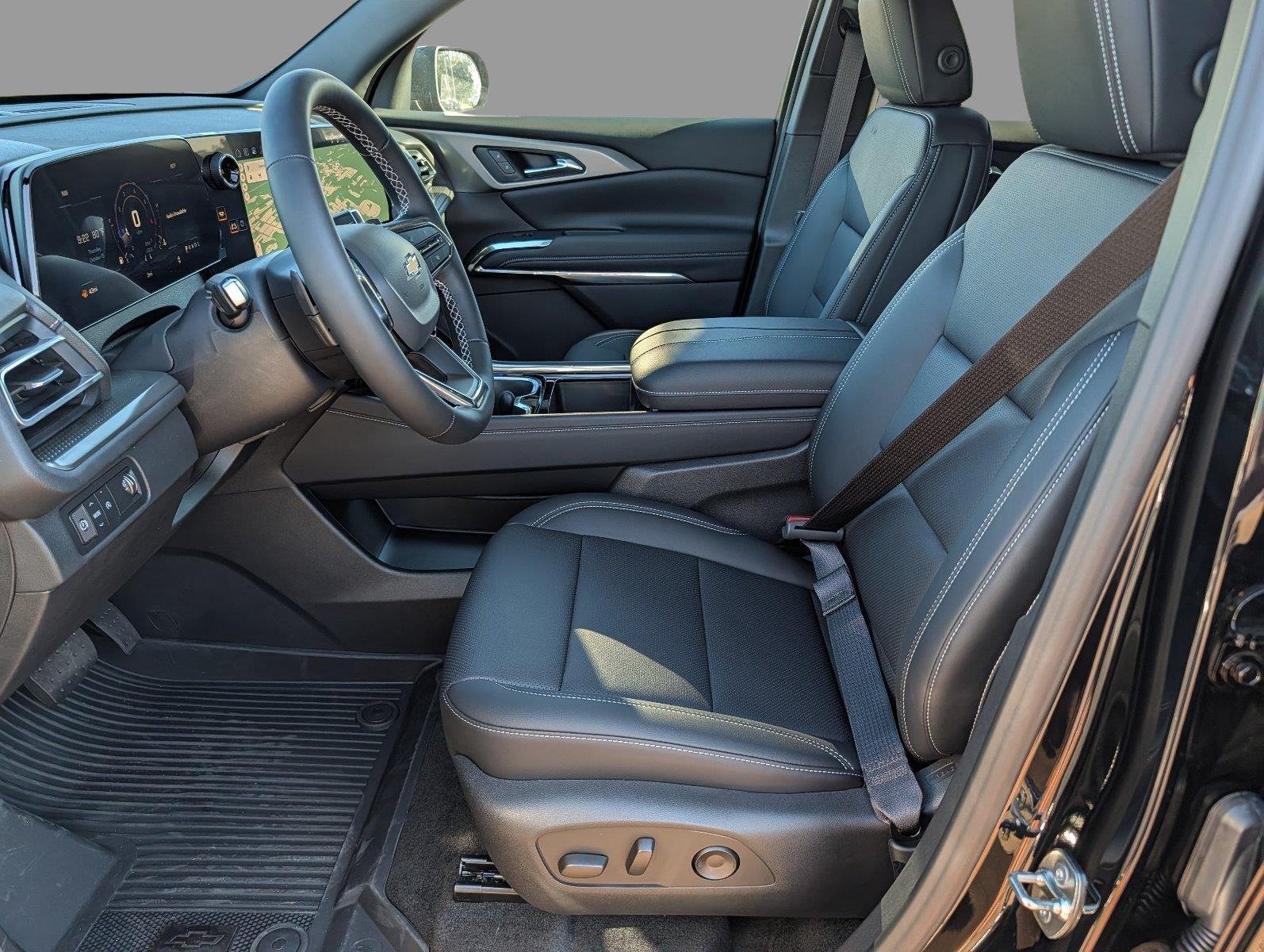2027 Chevrolet Traverse LT - Photo 10