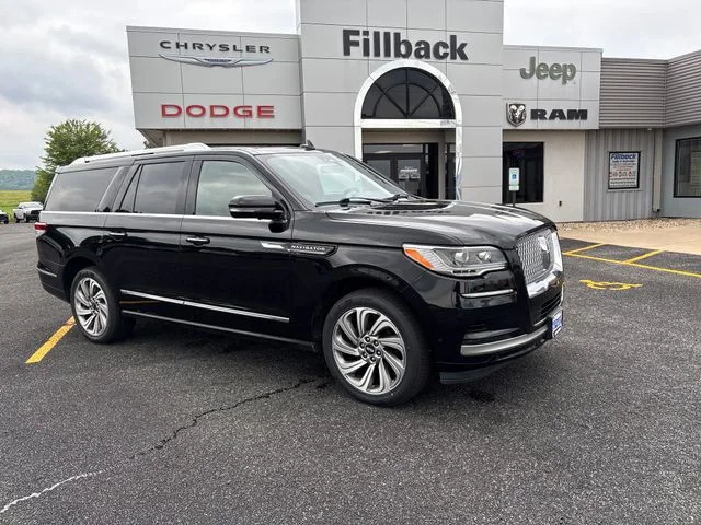Used 2022 Black Metallic Lincoln Reserve image 10