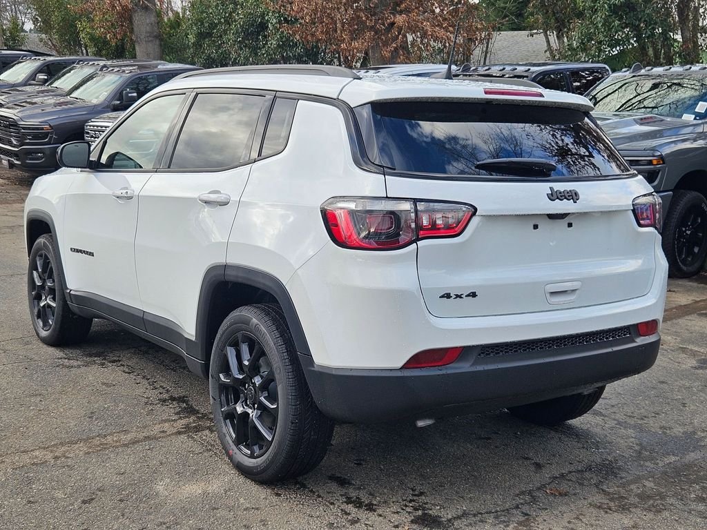 New 2026 Bright White Clear-Coat Exterior Paint Jeep Latitude image 5