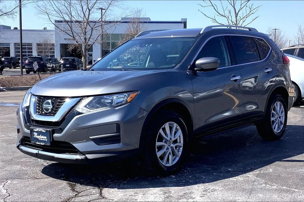 Used 2020 Gray Nissan SV image 12