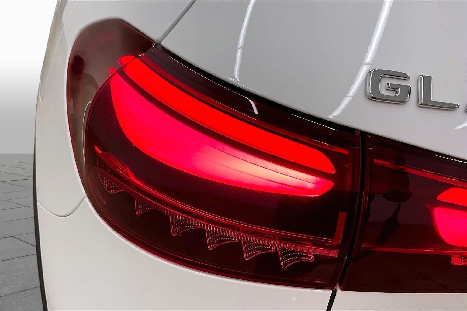 New 2026 Polar White Mercedes-Benz GLA 250 image 14