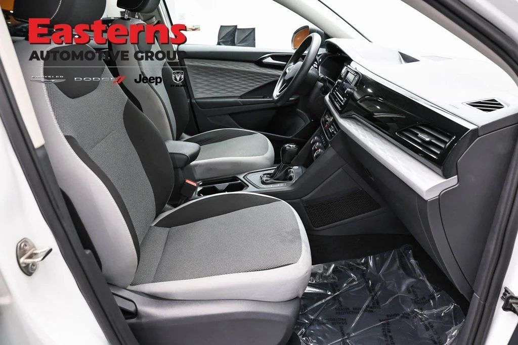 Used 2022 White Volkswagen 1.5T S image 24
