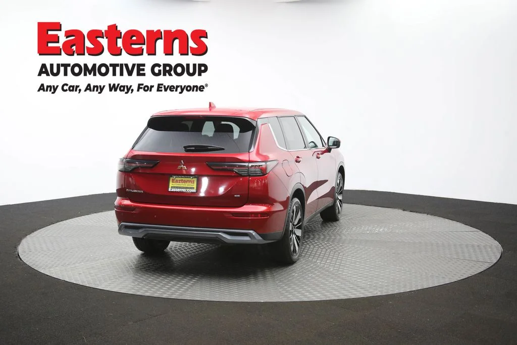 Used 2025 Red Mitsubishi SE image 40