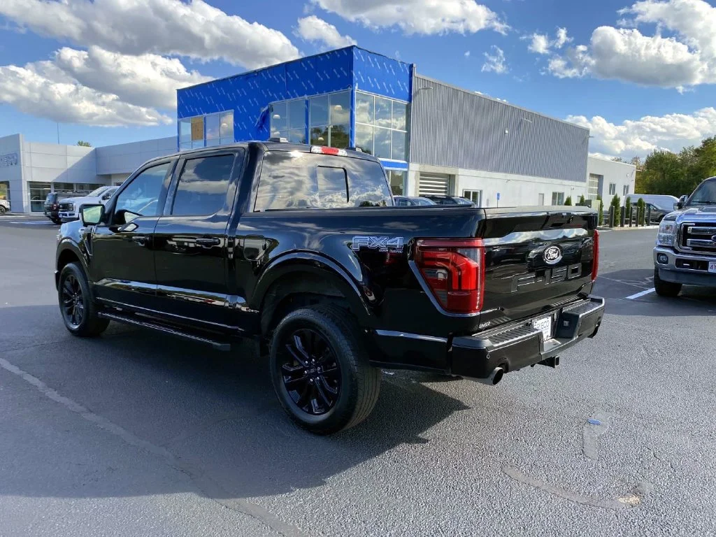 Used 2025 Black Metallic Ford Lariat image 7