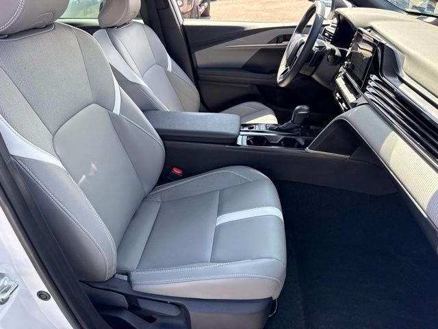 2025 Toyota Camry SE - Photo 14