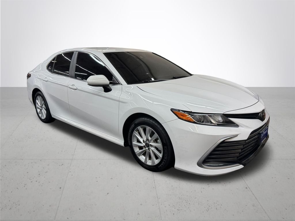 Used 2024 Ice Toyota LE image 9
