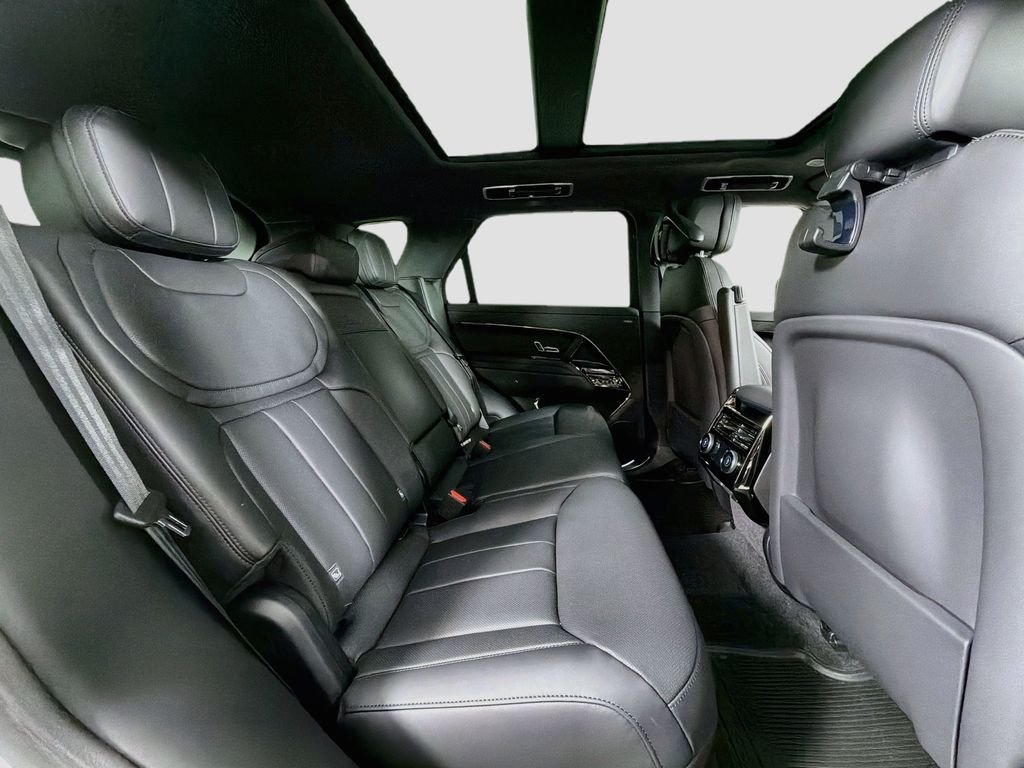 New 2027 Fuji White Land Rover Dynamic SE P400 image 29