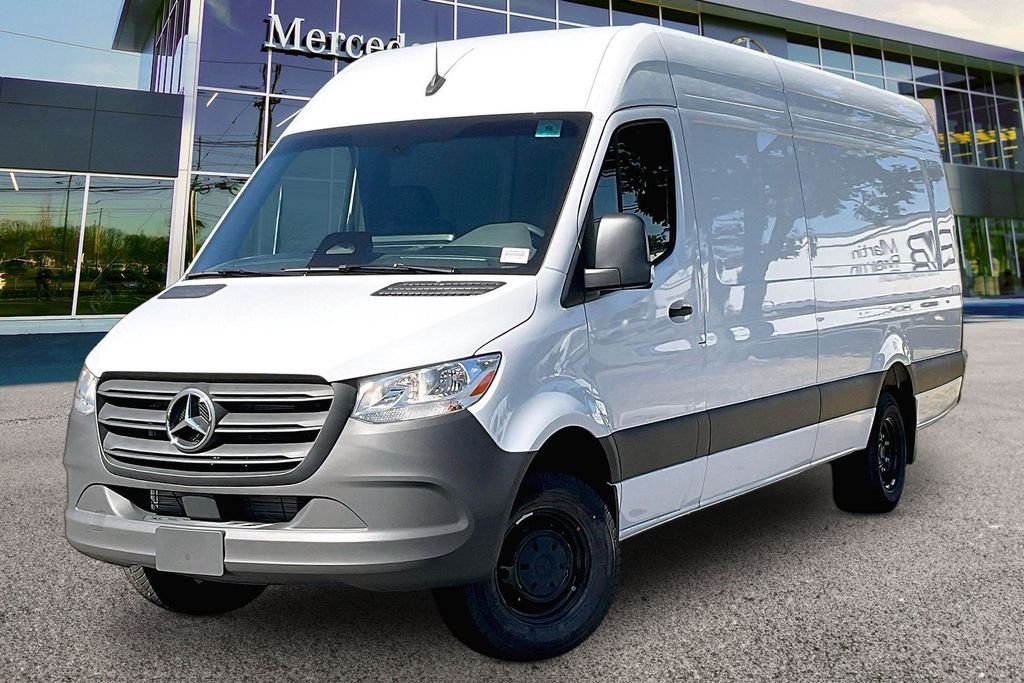 New 2026 Arctic White Mercedes-Benz Cargo 170 WB image 2