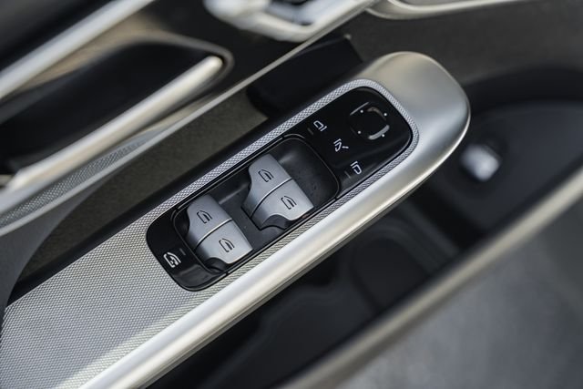 Certified Used 2025 Polar White Mercedes-Benz GLC 300 image 36