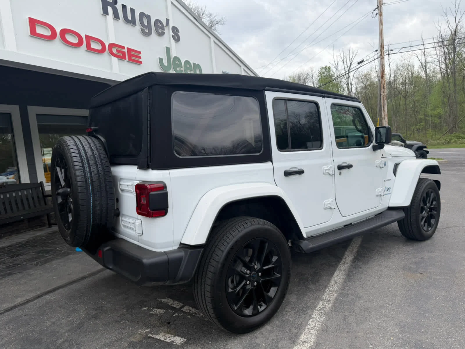 Used 2024 Bright White Clearcoat Jeep Sahara image 7