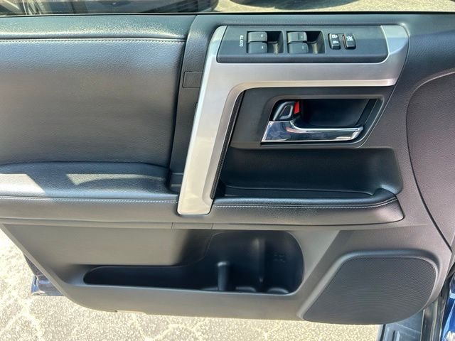 Used 2016  Toyota SR5 Premium image 11