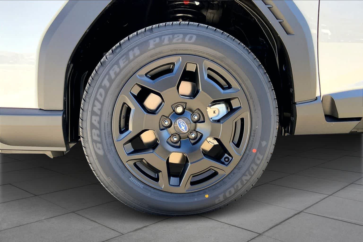 New 2026 CRYSTAL WHITE PEARL Subaru Limited image 11