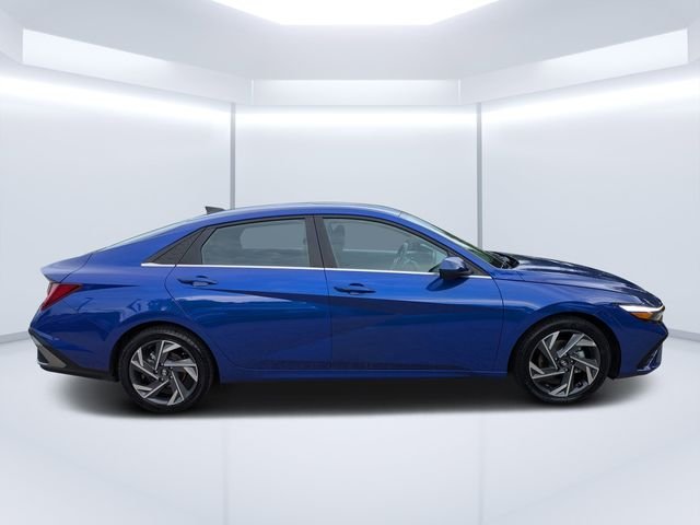 Used 2025 Blue Hyundai SEL Convenience image 3