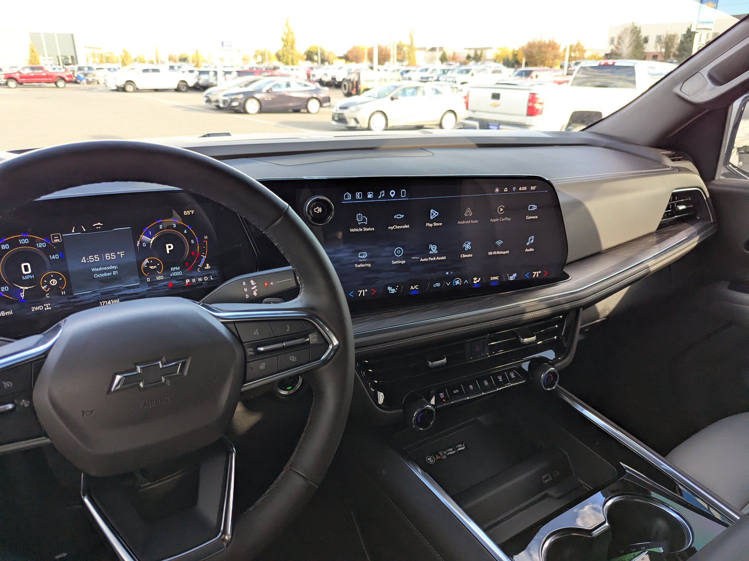 2025 Chevrolet Suburban Z71 - Photo 21
