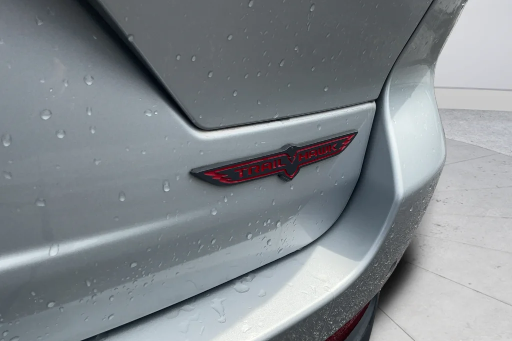 Used 2022 Silver Jeep Trailhawk image 28