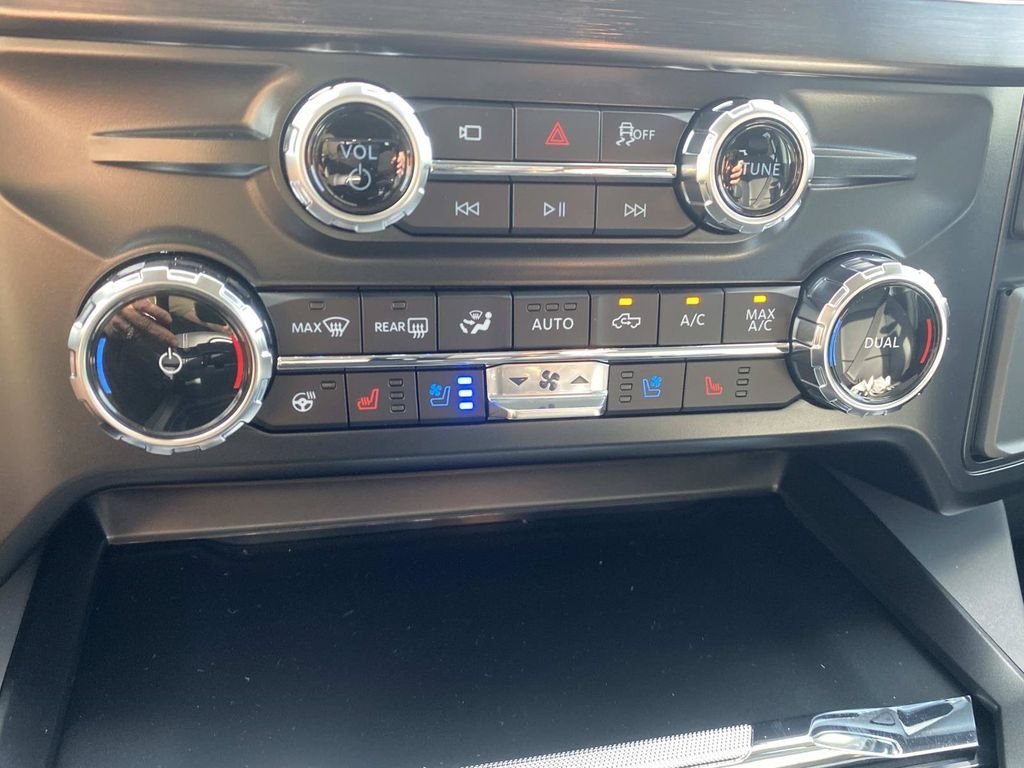 New 2026 Oxford White Ford F-250® Lariat® image 17