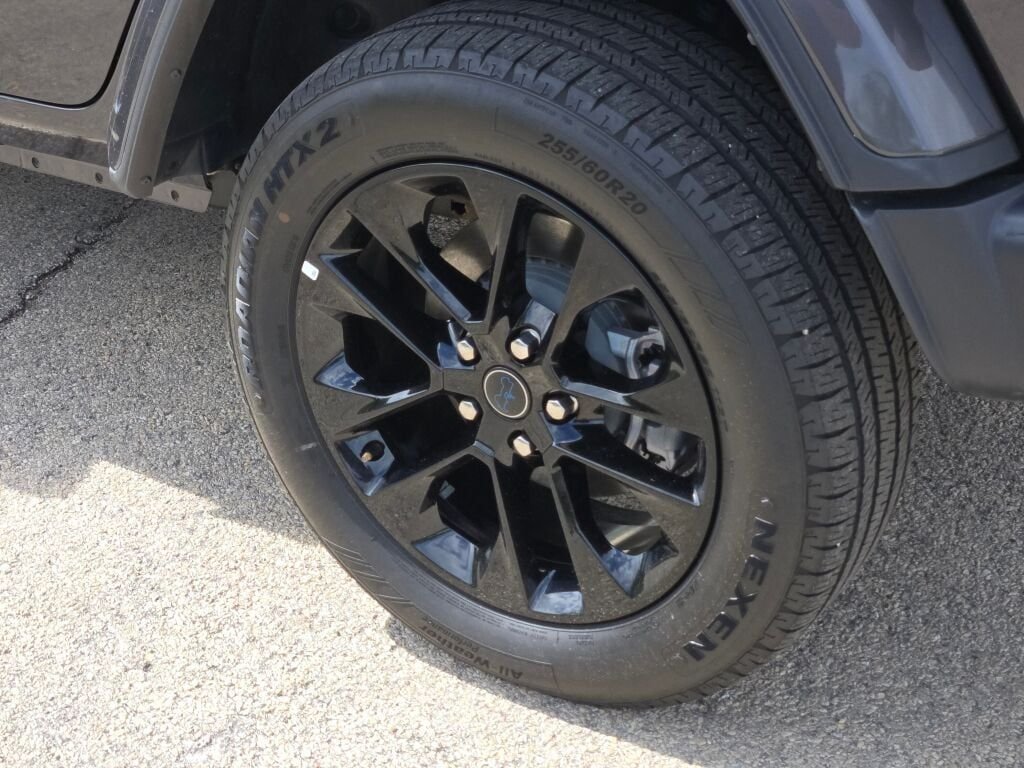 Certified Used 2025 Gray Jeep Sahara 4xe image 14
