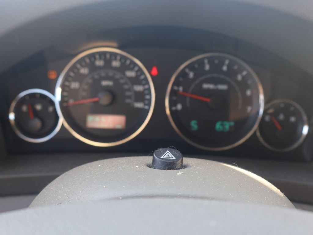 Used 2007 Jeep Grand Cherokee Laredo with VIN 1J8GR48K47C602032 for sale in Albany, OR