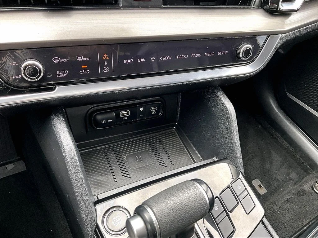 Used 2025 White Kia EX image 31