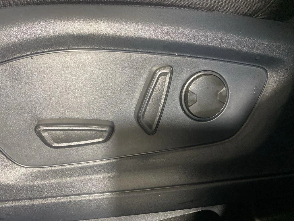 Used 2025 Vapor Blue Ford Active image 15