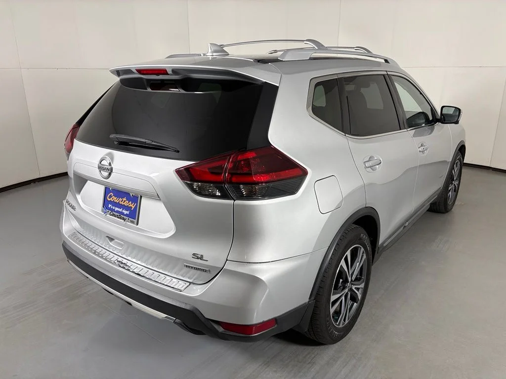 Used 2018 Silver Nissan Hybrid SL image 8