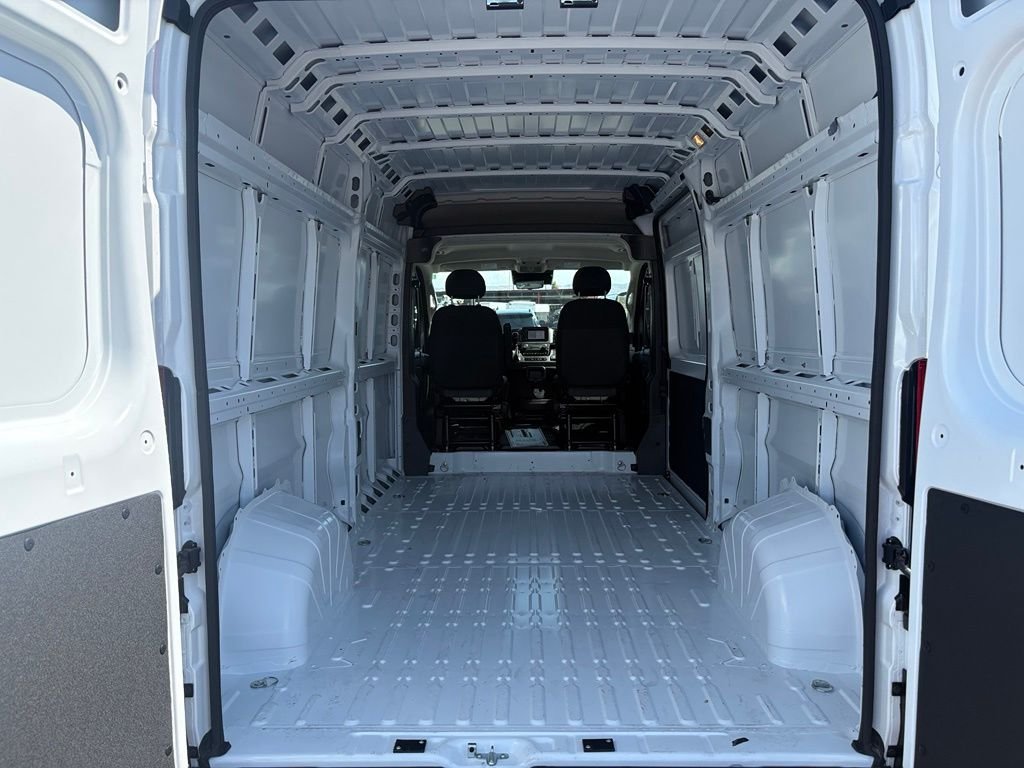 New 2026 Bright White Clear-Coat Exterior Paint RAM High Roof image 28