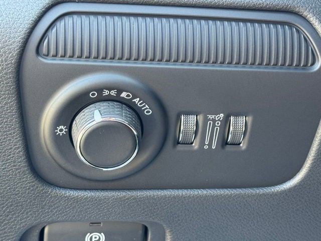 New 2026 Fathom Blue Pearlcoat Jeep Limited Reserve image 13