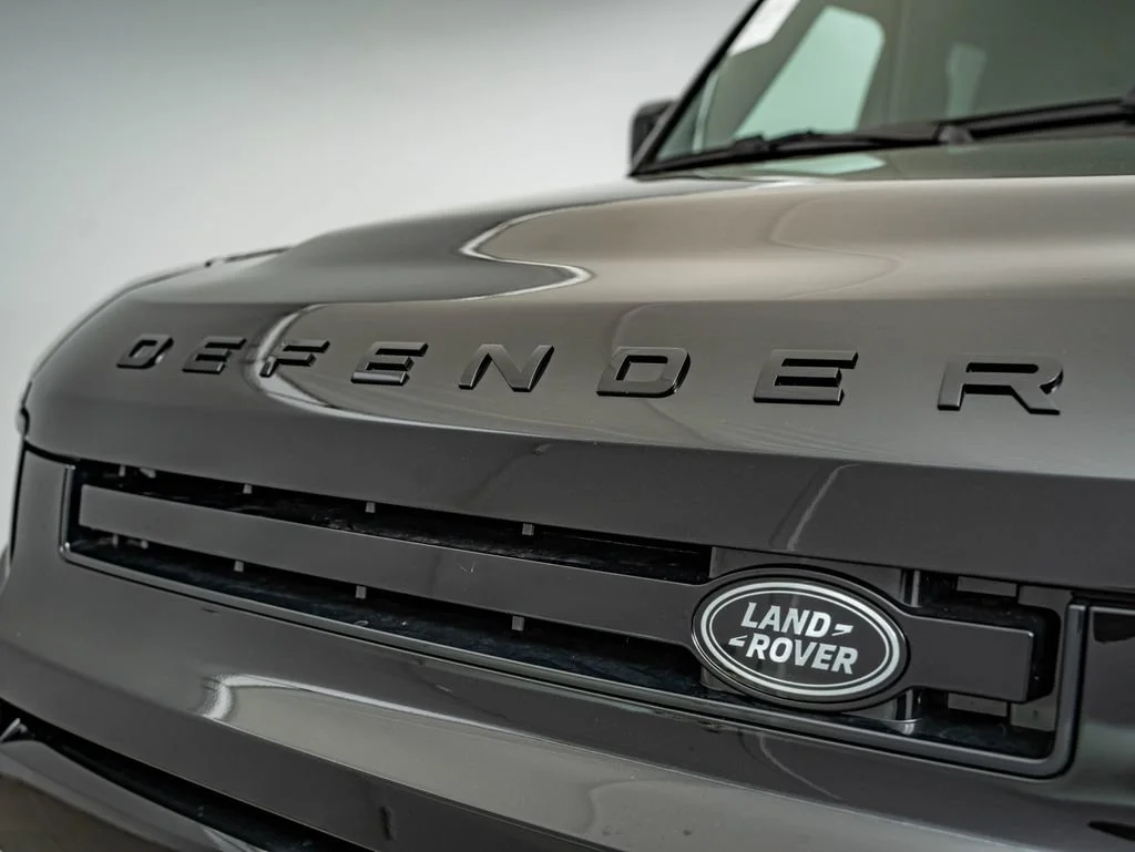 New 2026 Santorini Black Land Rover X-Dynamic SE image 12