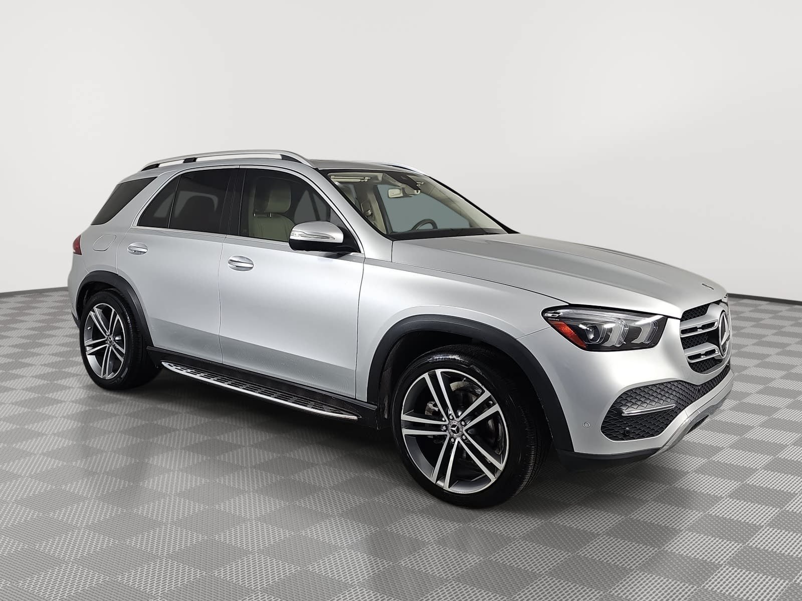 Used 2020 Silver Mercedes-Benz GLE 350 image 2