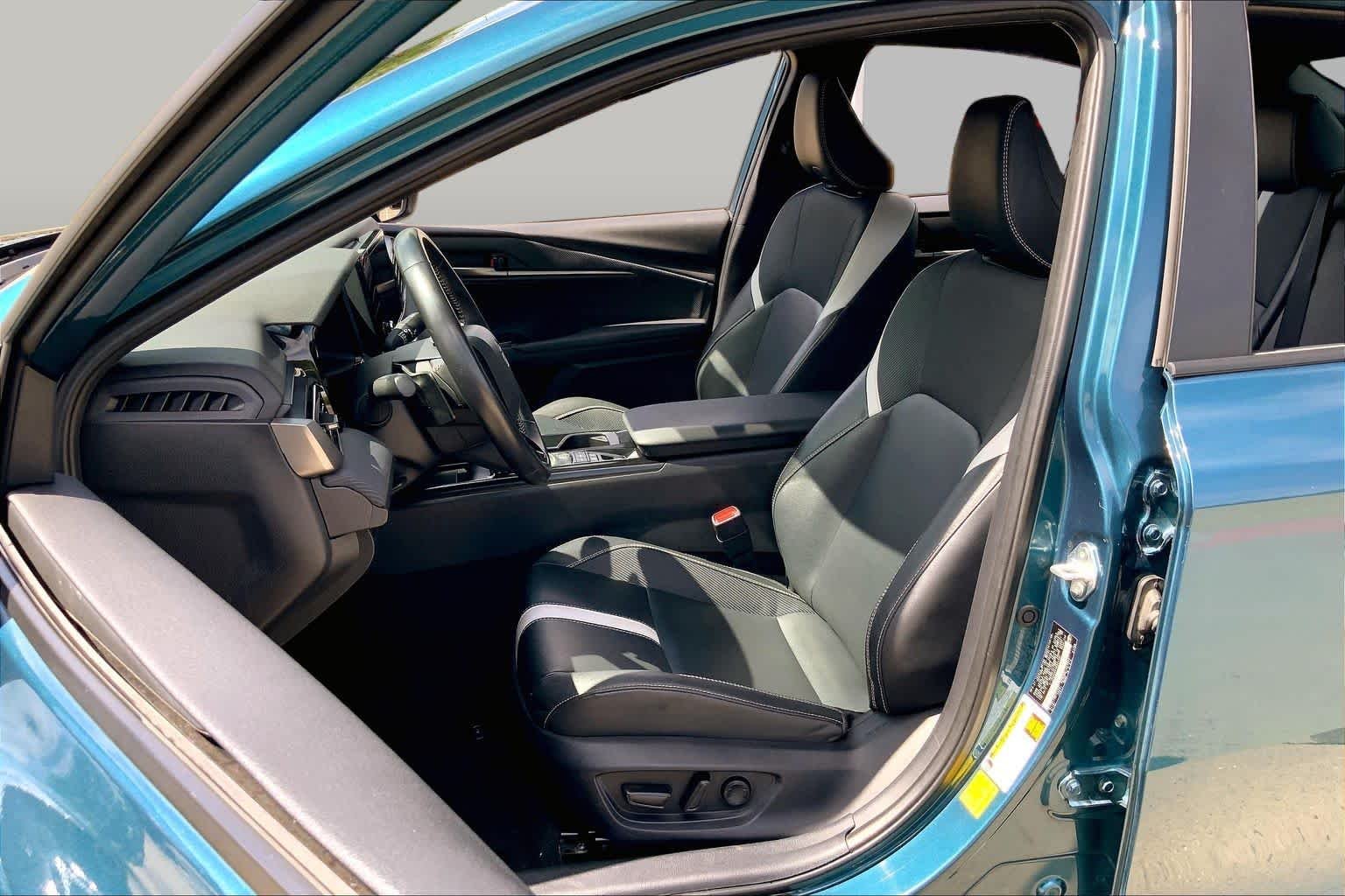 Used 2025 Ocean Gem Toyota SE image 8