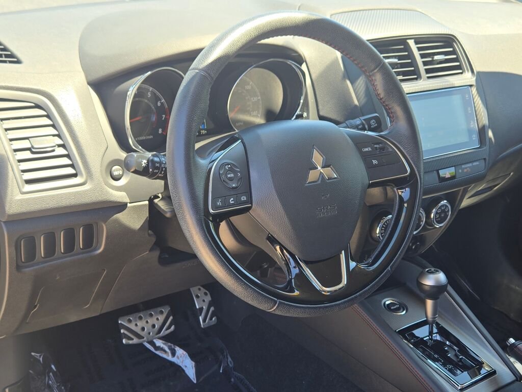 Used 2019  Mitsubishi 4WD**1 OWNER** image 17