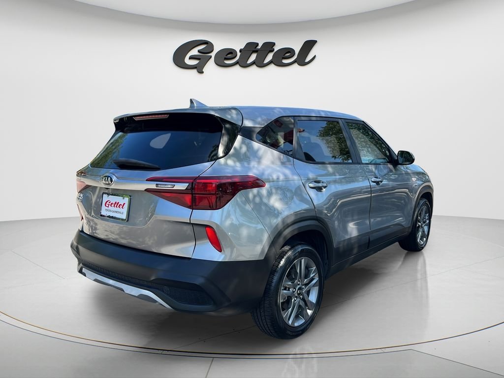 Used 2021 Gray Kia LX image 5