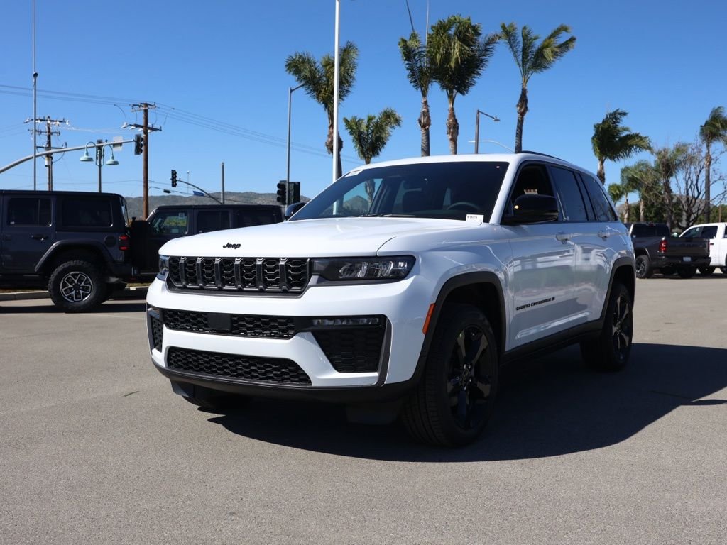 New 2026 Bright White Clear-Coat Exterior Paint Jeep Limited image 7