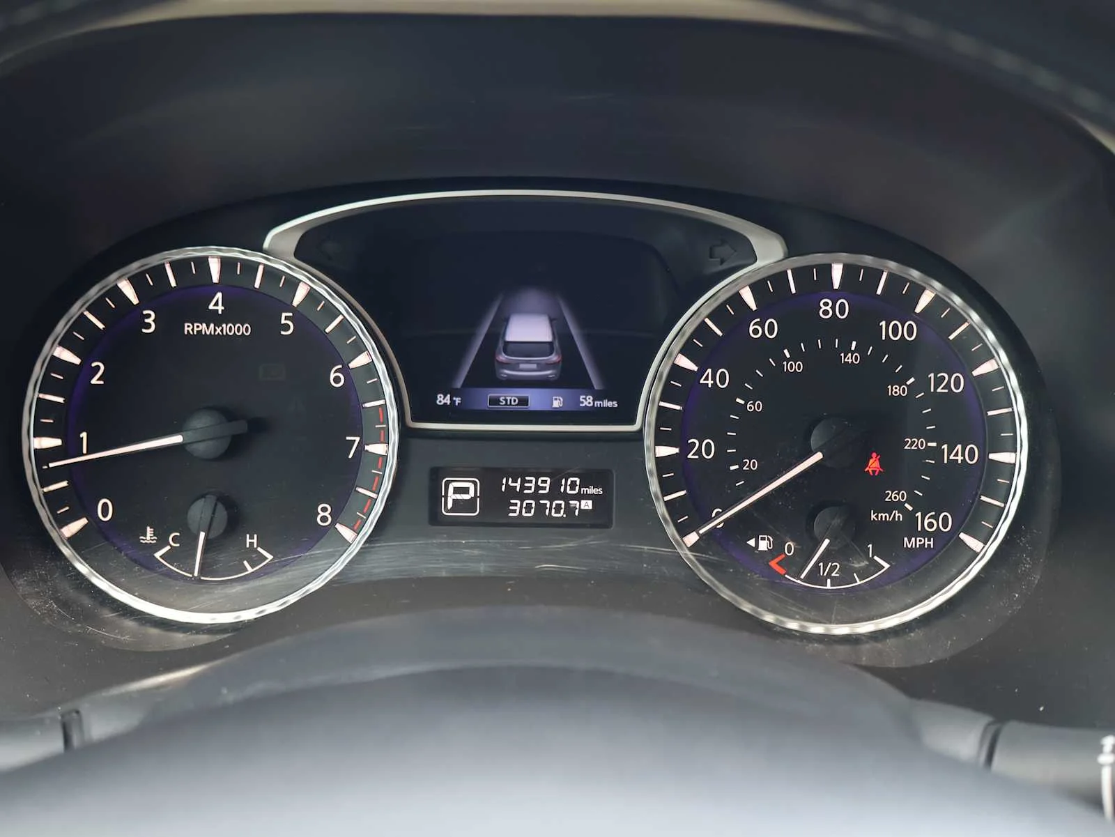 Used 2019 Majestic White INFINITI LUXE image 17