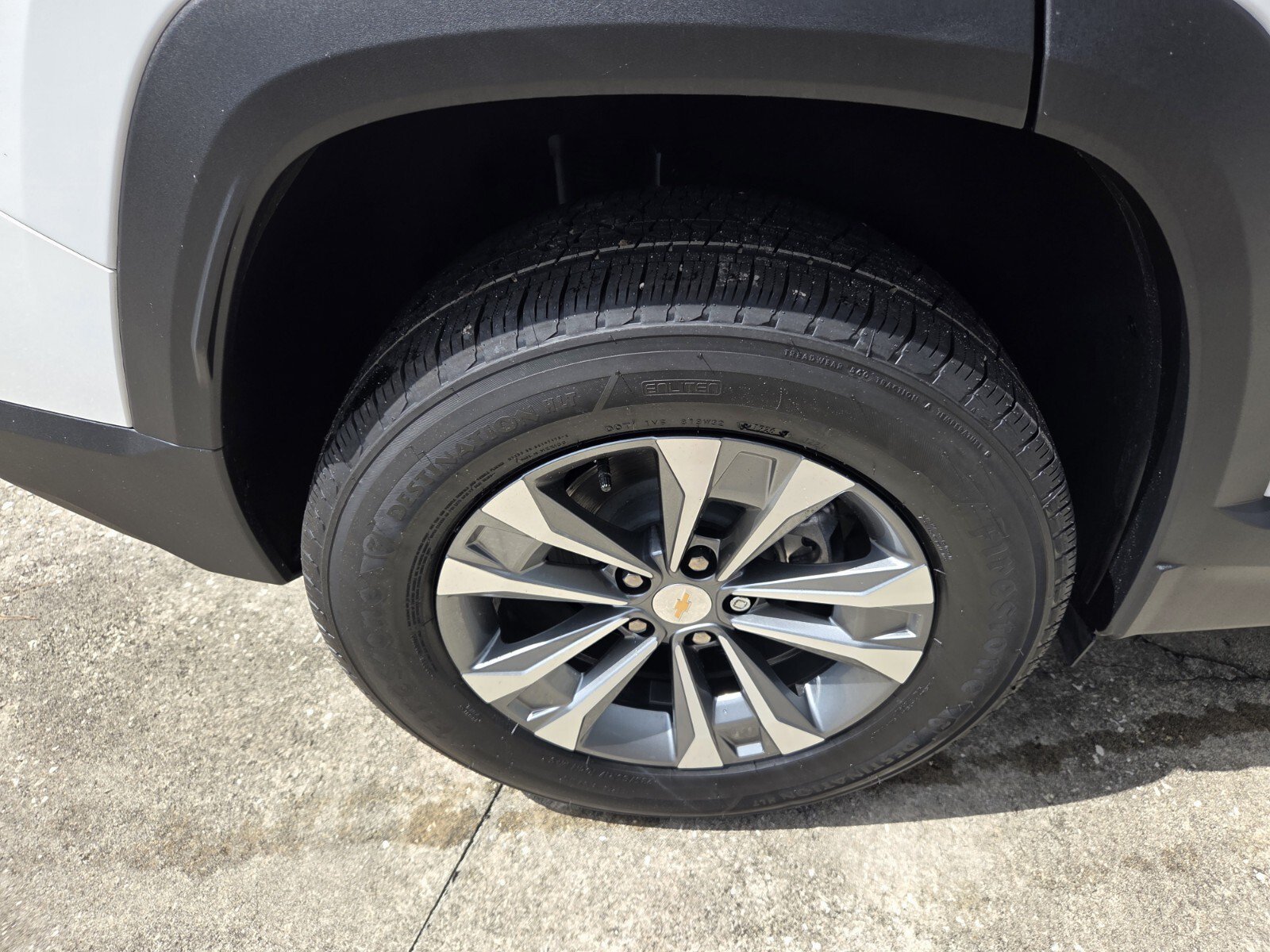 2027 Chevrolet Equinox LT - Photo 11