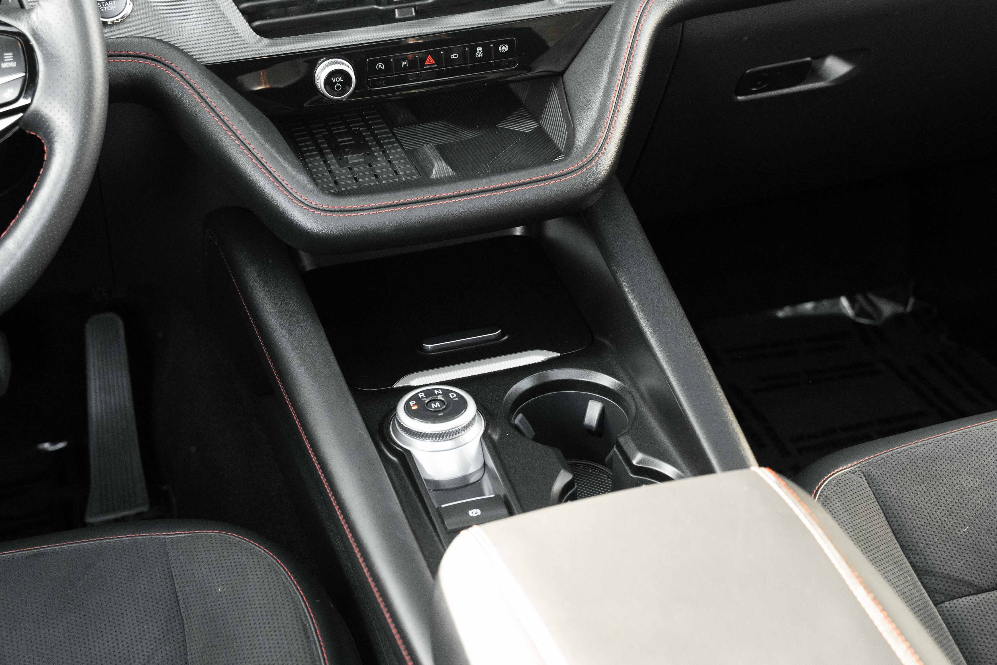 Used 2025 Carbonized Gray Metallic Ford ST image 12