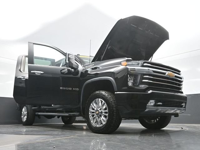 Used 2023 Black Chevrolet High Country image 32