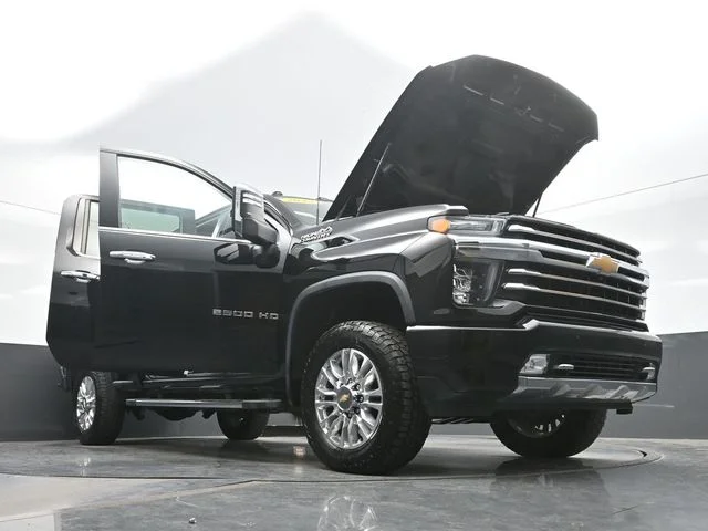 Used 2023 Black Chevrolet High Country image 32