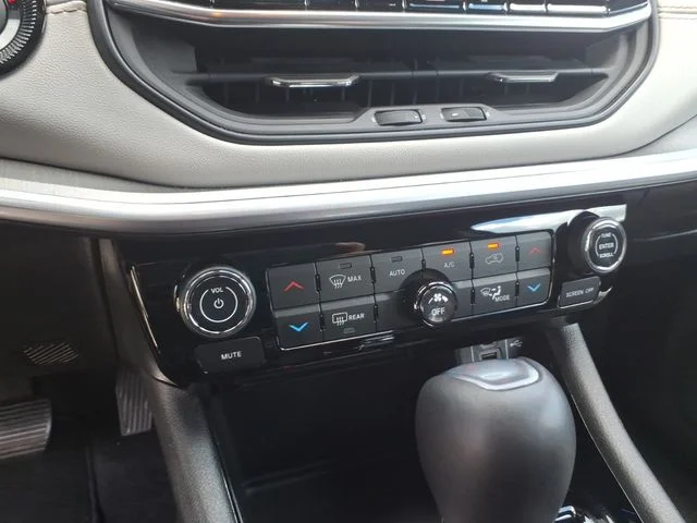 Used 2025 Black Jeep Limited image 27