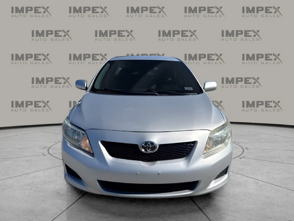 Used 2009 Silver Toyota LE image 8