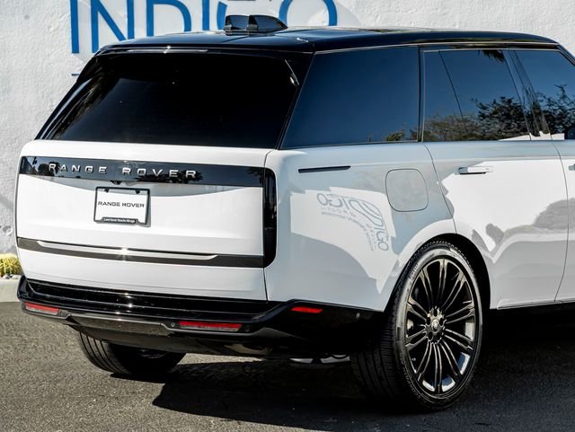 Used 2025 Fuji White Land Rover SE image 7