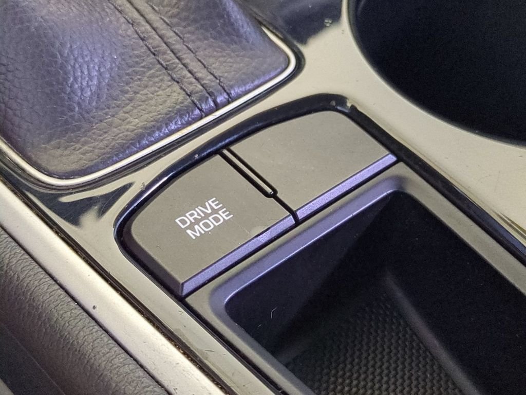 Used 2019 Gray Hyundai SE image 25