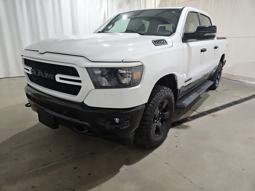 2023 RAM 1500 Big Horn/Lone Star 4x4 Crew Cab 5'7's photo