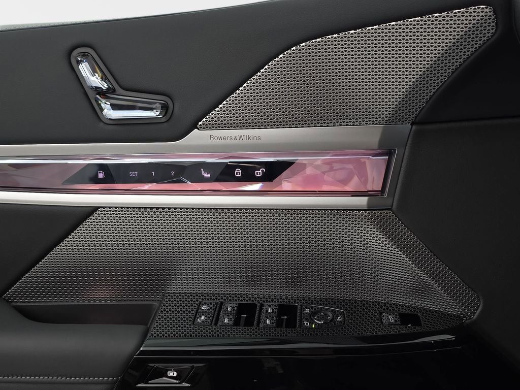 2026 BMW 7 Series 750e - Photo 27