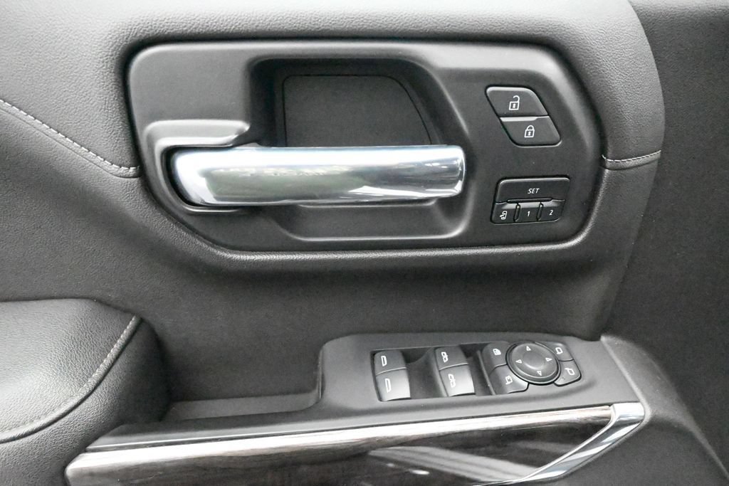 Used 2022 Summit White Chevrolet LTZ image 11