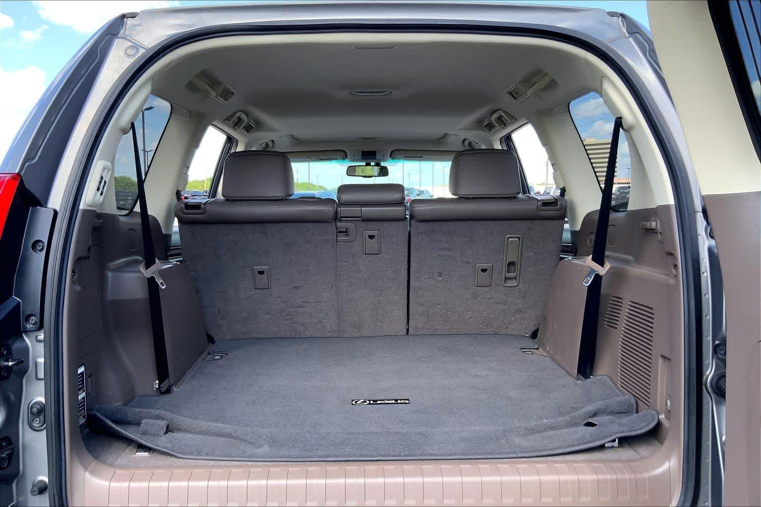 Used 2010 Knights Armor Pearl Lexus  image 33