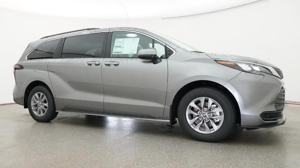New 2026 Heavy Metallic Toyota LE image 15