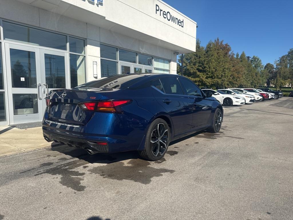 2023 Nissan Altima 2.5 SR photo 3