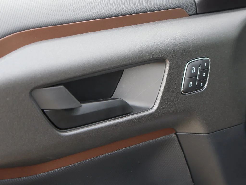 New 2026 Carbonized Gray Metallic Ford Outer Banks® image 21
