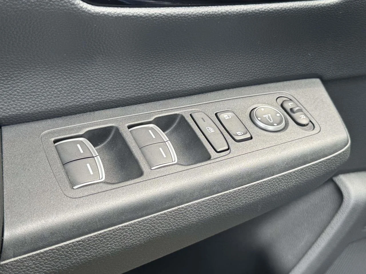 Used 2025 Blue Honda EX-L AWD image 22